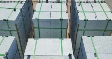 嘉兴 芝麻白花岗岩5公分地铺石 花岗岩厂家工厂装车日常