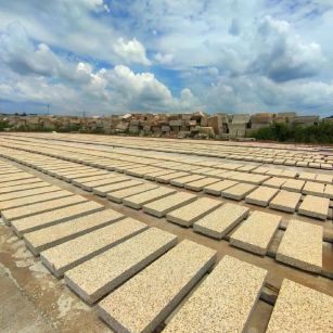 嘉兴 黄金麻花岗岩荔枝面地铺石防护中