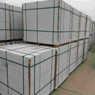 嘉兴 白麻花岗岩石材荔枝面地铺石（300*600*50）