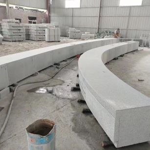 嘉兴芝麻白花岗岩石板材 园林光面弧形坐凳