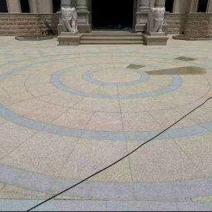 嘉兴 黄金麻芝麻灰花岗岩石材地铺拼接效果