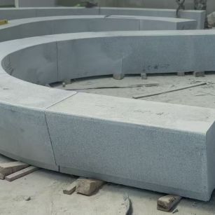 嘉兴 芝麻白花岗岩光面弧形坐凳