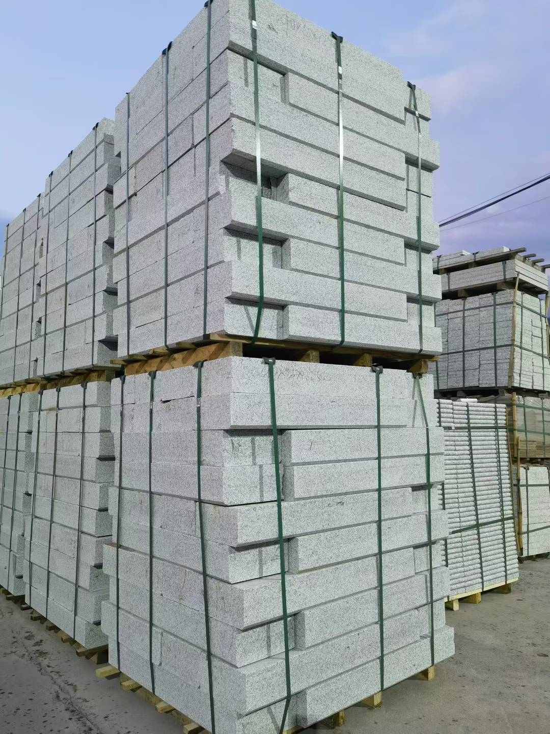 嘉兴 芝麻白花岗岩路沿石，路缘石，路肩石，道牙，立缘石，马路牙子，街沿石，侧石等