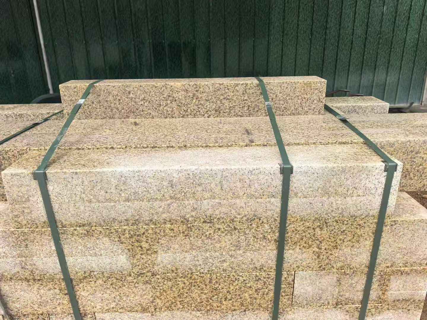 嘉兴 黄金麻花岗岩石材机切面栏杆料半成品