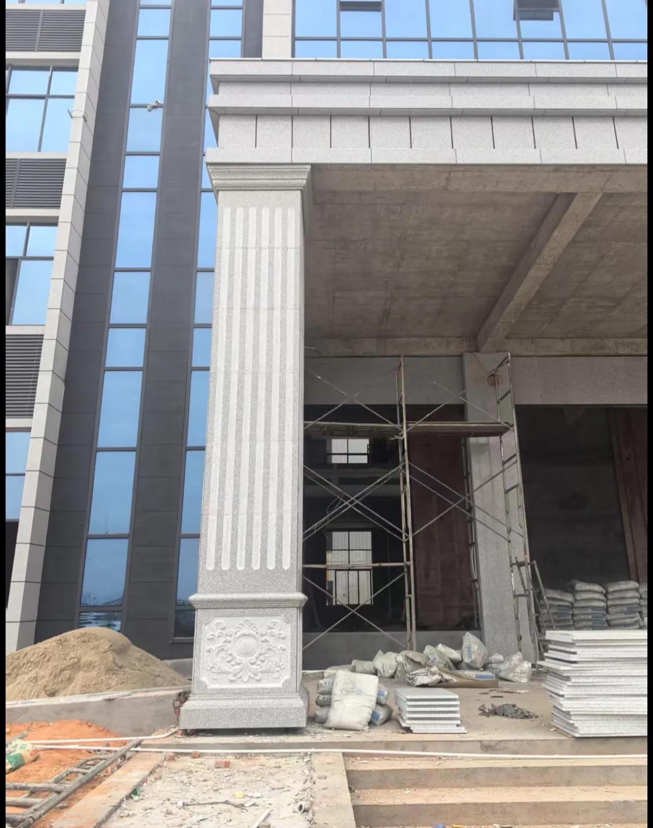 嘉兴 芝麻白光面花岗岩门楼大柱（罗马柱）配雕花底座