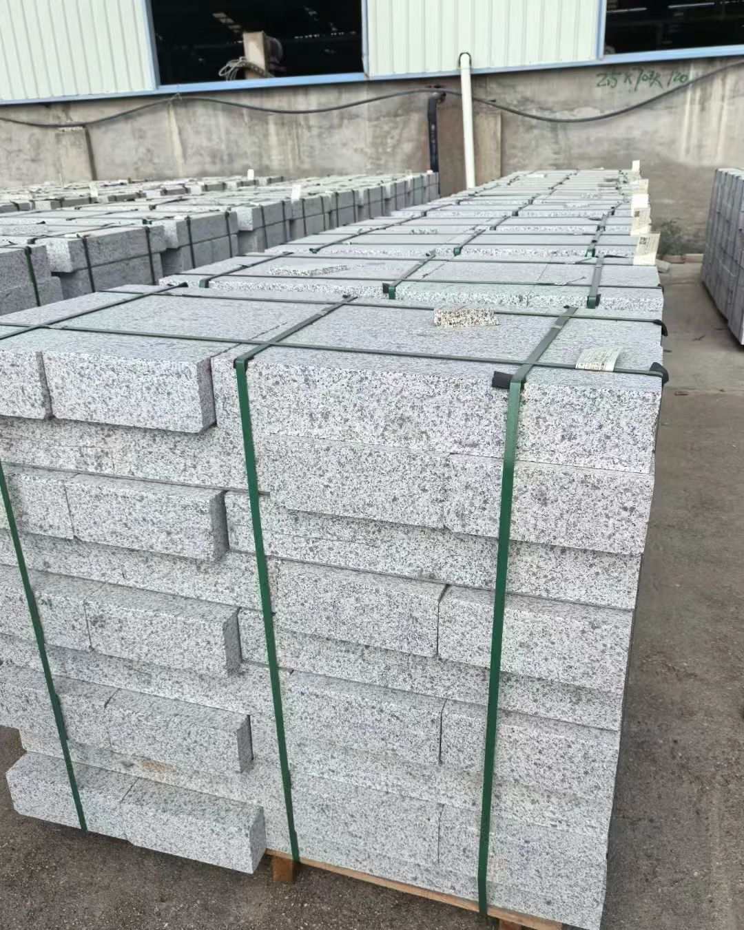 嘉兴 白麻花岗岩路沿石，弧形路沿石，道牙石，马路牙子，界石，路缘石，平沿石，直岩石，平缘石等