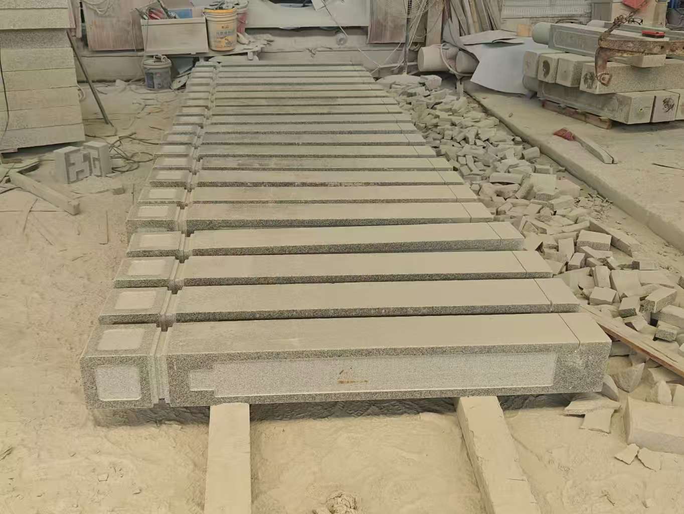 嘉兴 芝麻白异形加工雕刻-栏杆大柱，方柱