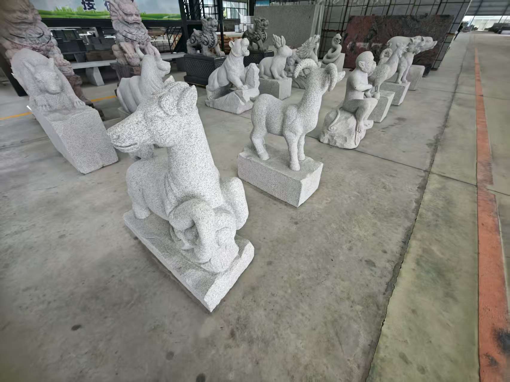 嘉兴 芝麻白花岗岩造型立体雕刻——十二生肖