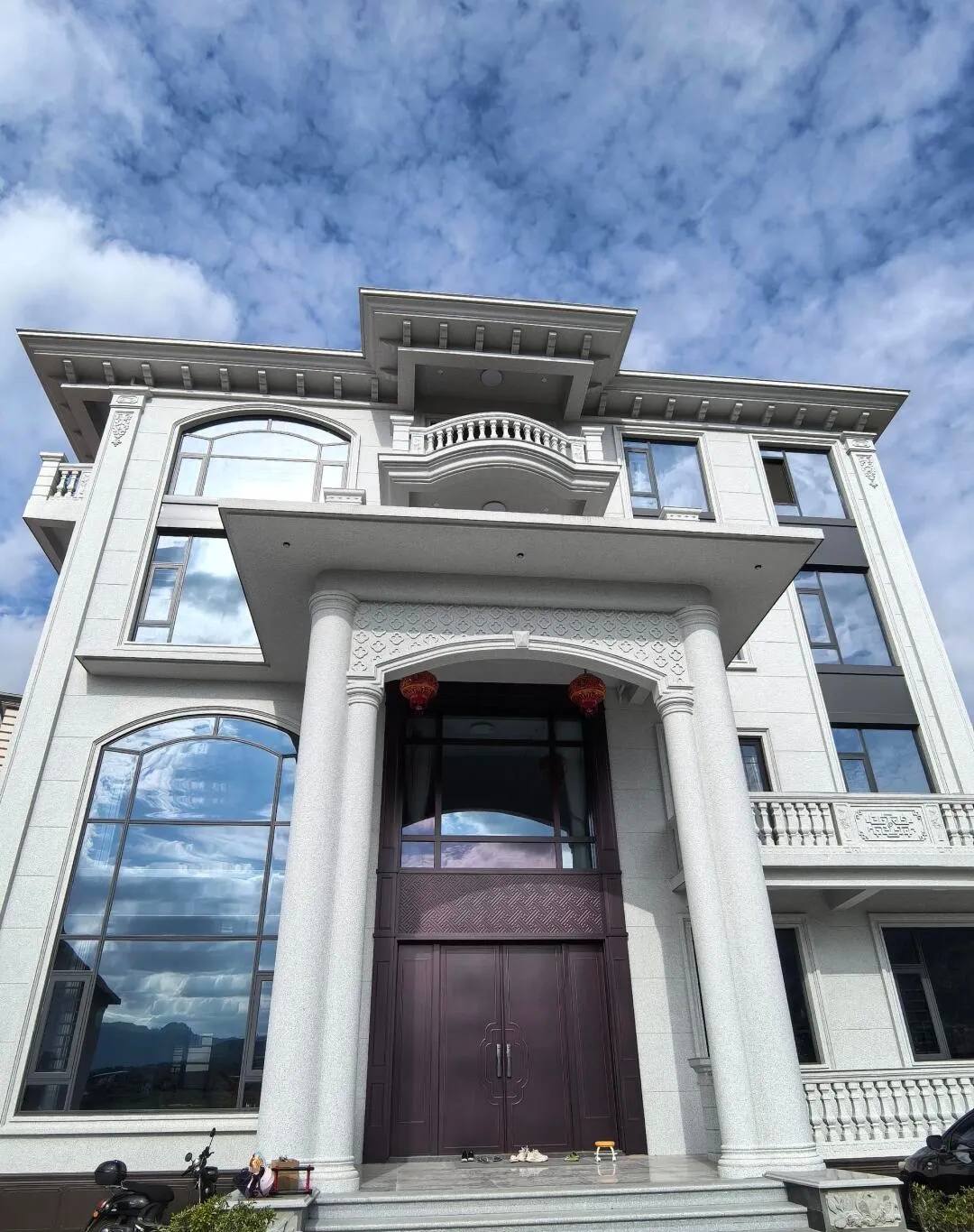 嘉兴白麻别墅外墙干挂石材效果示例