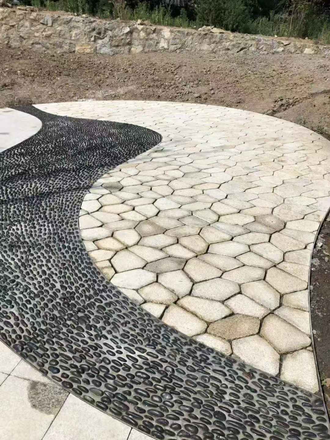 嘉兴 黄金麻冰裂纹地铺石工地铺装案例