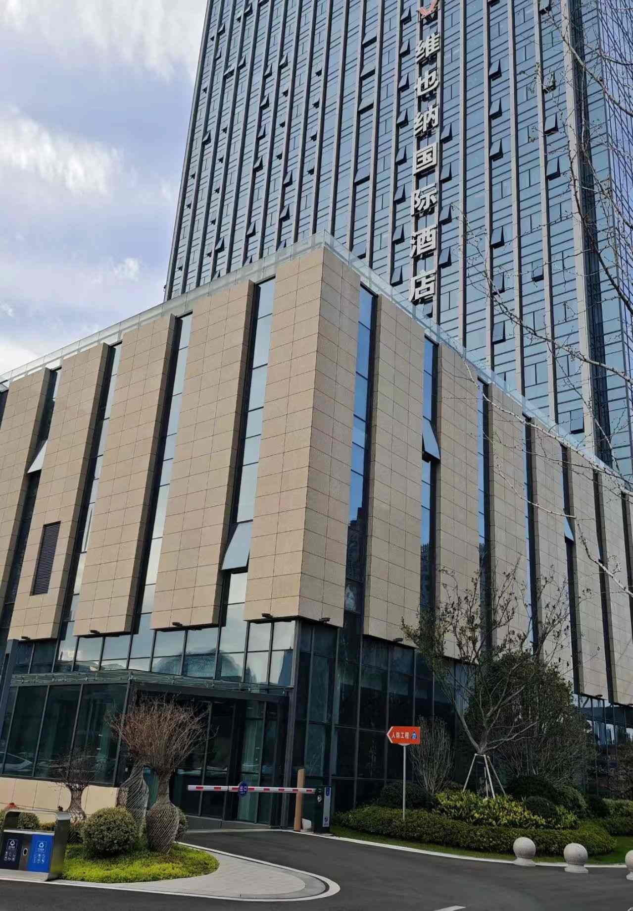 嘉兴 黄金麻花岗岩外墙干挂