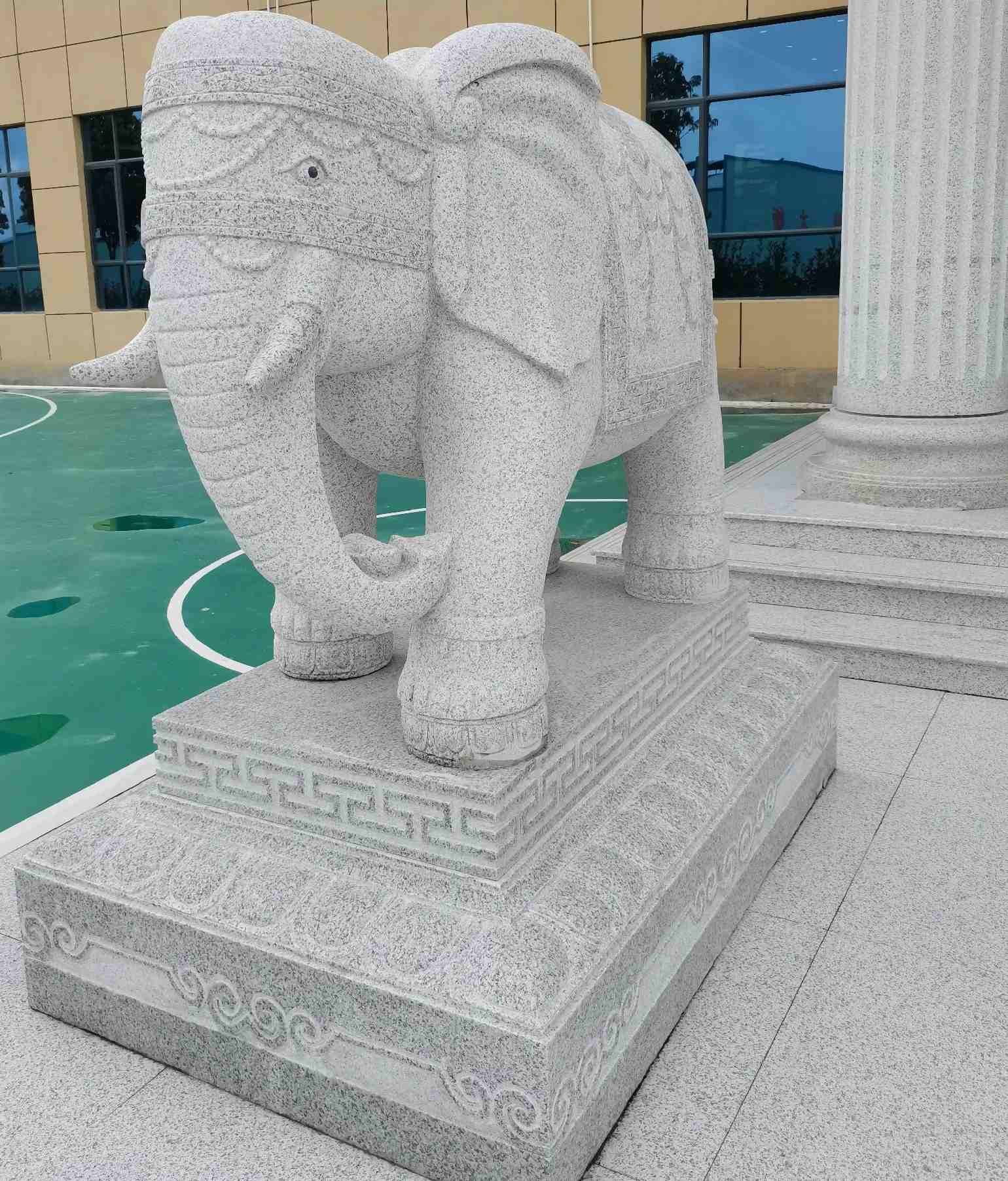嘉兴 白麻花岗岩动物异形石雕-大象